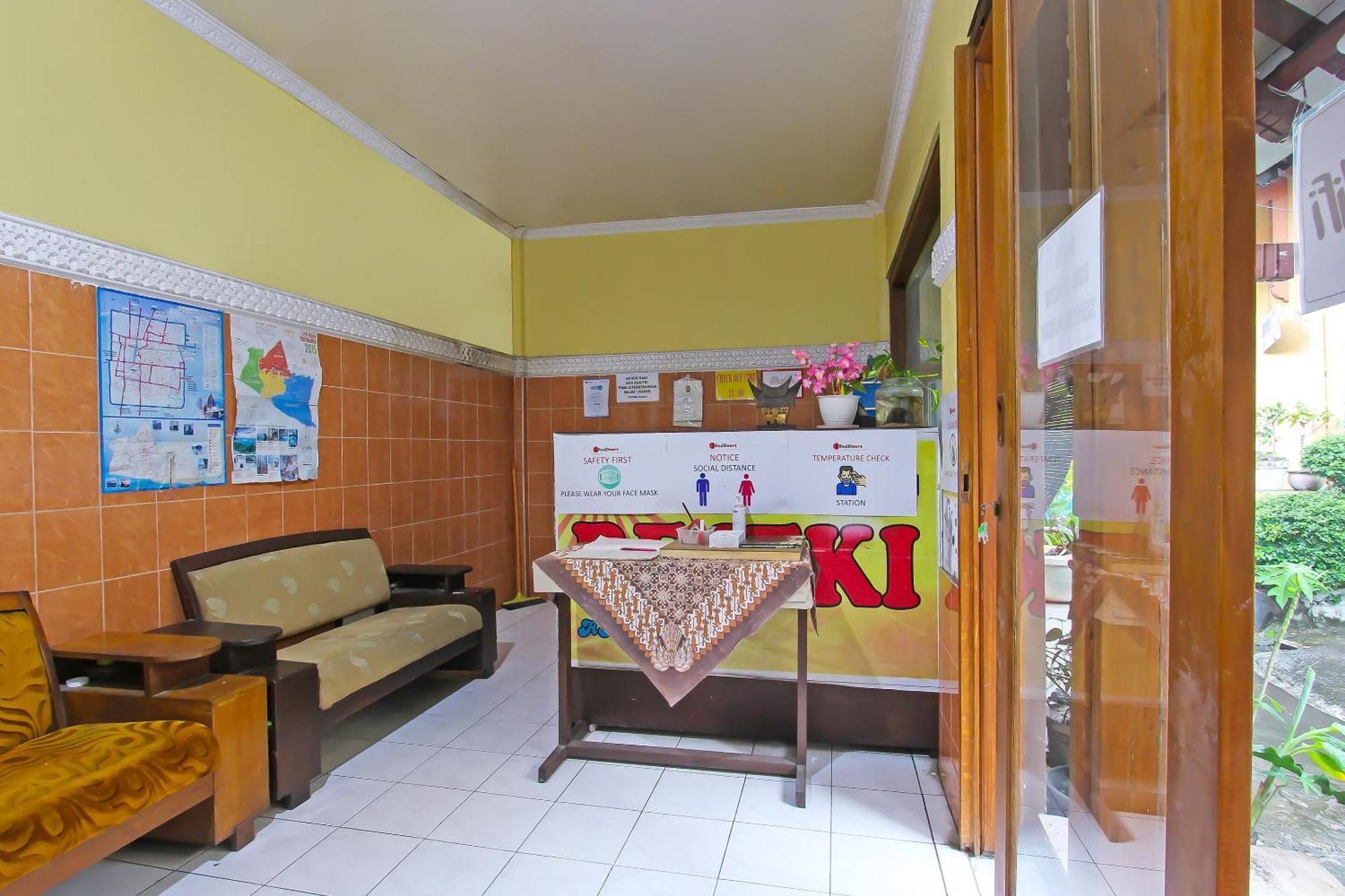 Spot On 91911 Rejeki Homestay Syariah Malioboro ジョグジャカルタ エクステリア 写真